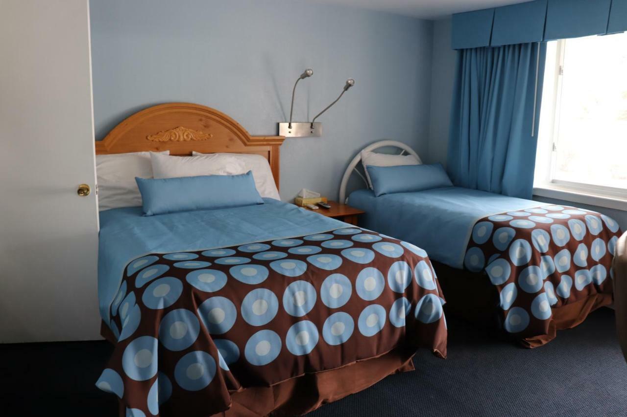 Hitching Post Country Motel Cornwall ภายนอก รูปภาพ