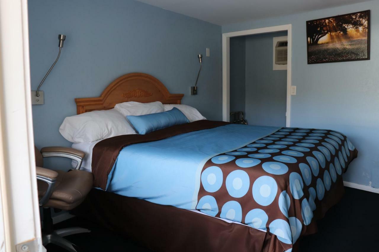 Hitching Post Country Motel Cornwall ภายนอก รูปภาพ