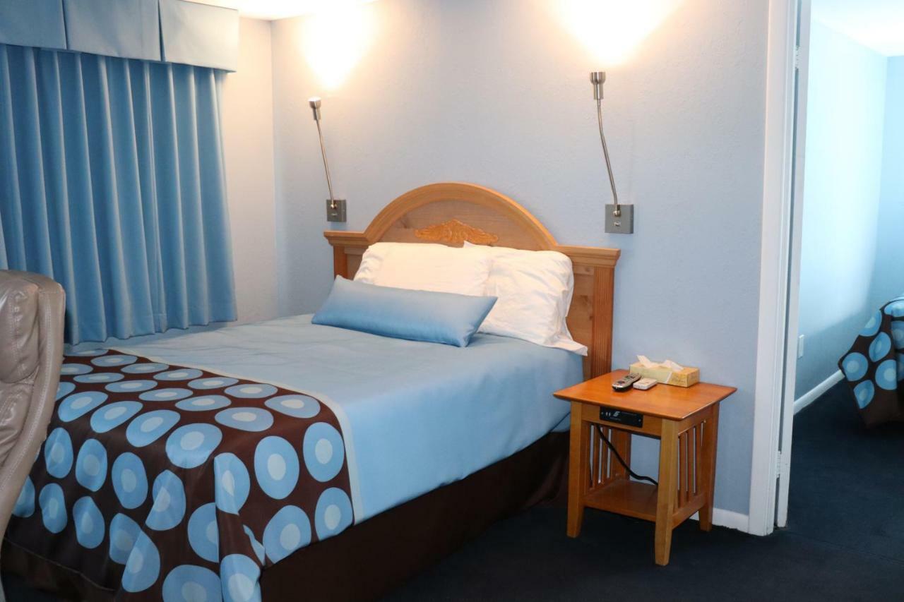 Hitching Post Country Motel Cornwall ภายนอก รูปภาพ