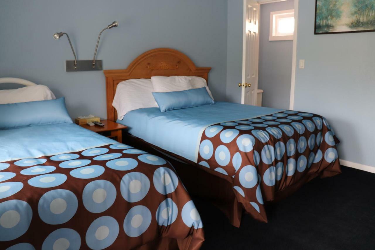 Hitching Post Country Motel Cornwall ภายนอก รูปภาพ