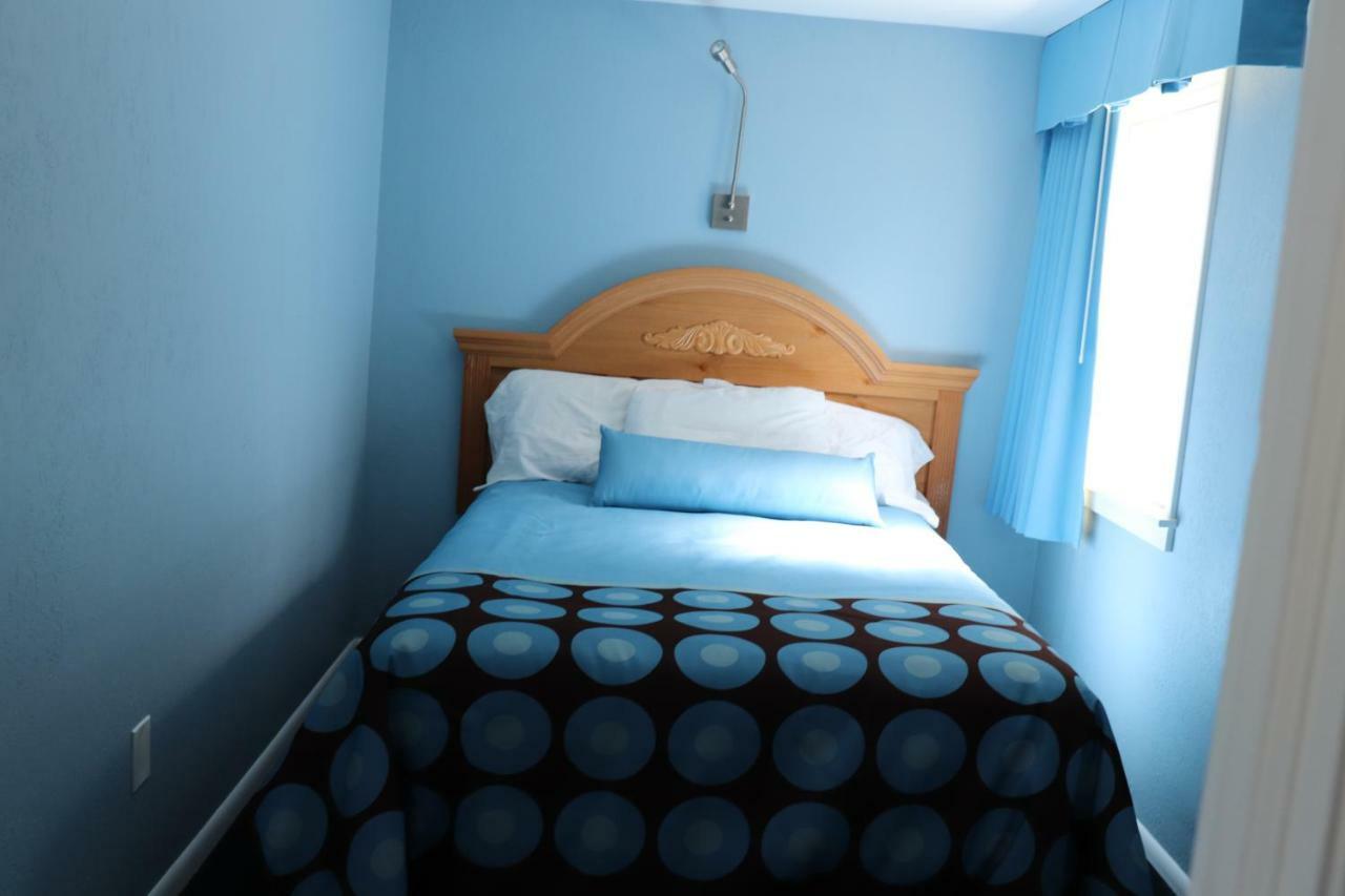 Hitching Post Country Motel Cornwall ภายนอก รูปภาพ
