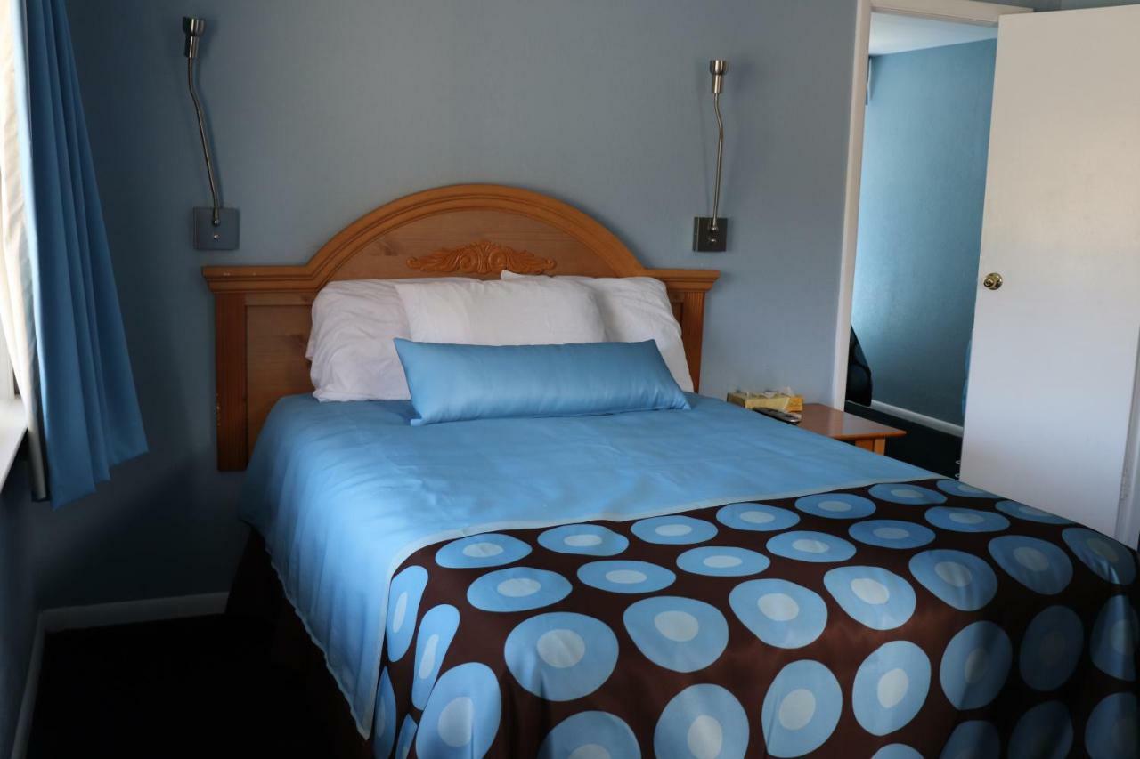 Hitching Post Country Motel Cornwall ภายนอก รูปภาพ