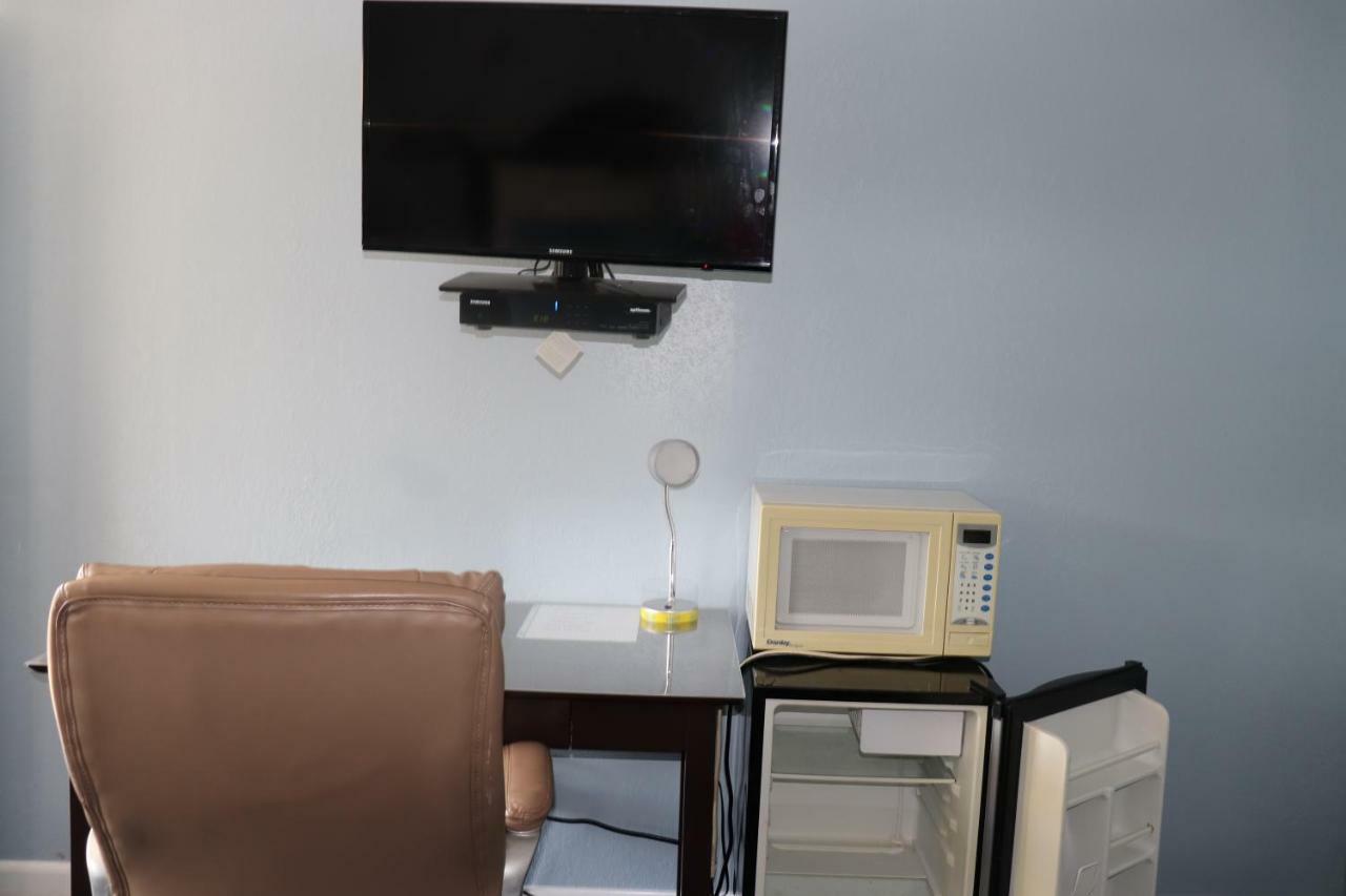 Hitching Post Country Motel Cornwall ภายนอก รูปภาพ