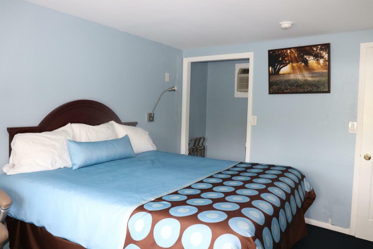 Hitching Post Country Motel Cornwall ภายนอก รูปภาพ
